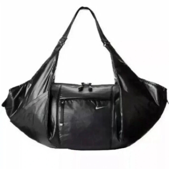 Nike Handbags - Nike Victory Gym Duffle Tote Workout Bag